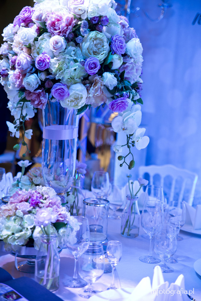 fotografia niebieskiej ślubnej dekoracji